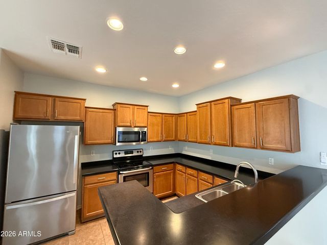 3998 W Roundabout Circle, Chandler, AZ 85226