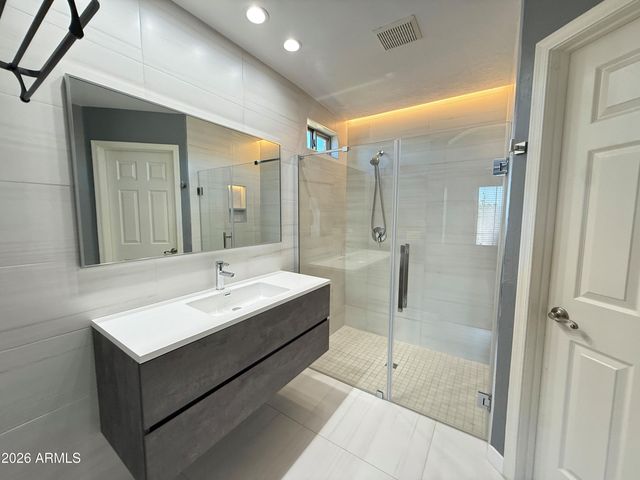 3998 W Roundabout Circle, Chandler, AZ 85226