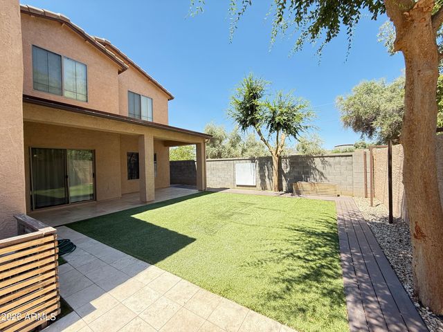 3998 W Roundabout Circle, Chandler, AZ 85226