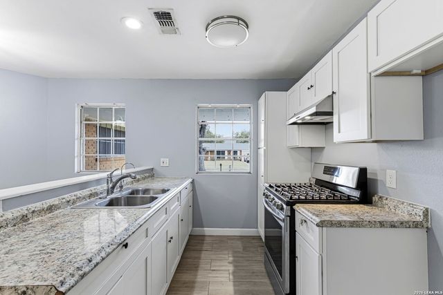 4623 OLD COACH LN, San Antonio, TX 78220