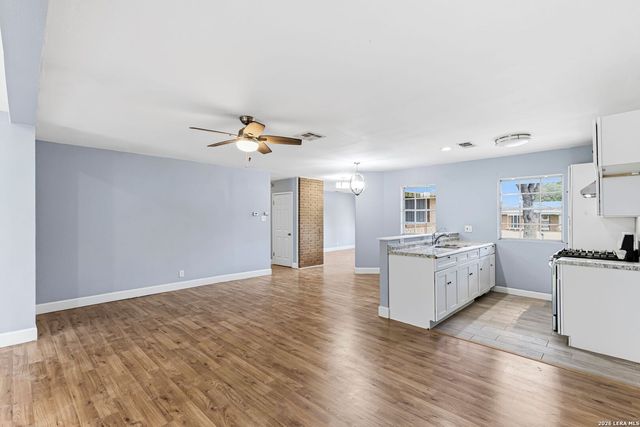 4623 OLD COACH LN, San Antonio, TX 78220