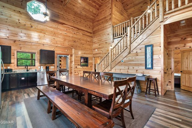 2180 Bear Haven Way, Sevierville, TN 37862