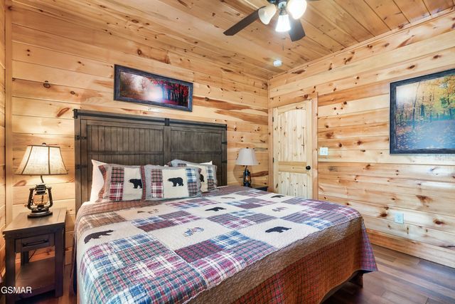 2180 Bear Haven Way, Sevierville, TN 37862