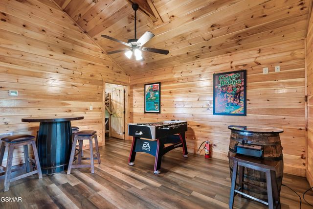 2180 Bear Haven Way, Sevierville, TN 37862