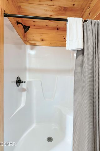 2180 Bear Haven Way, Sevierville, TN 37862