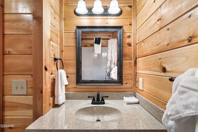 2180 Bear Haven Way, Sevierville, TN 37862