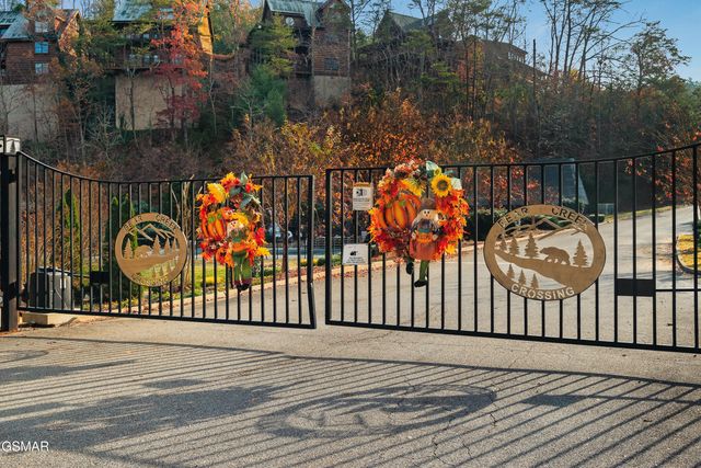 2180 Bear Haven Way, Sevierville, TN 37862