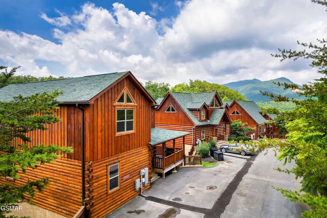 2180 Bear Haven Way, Sevierville, TN 37862