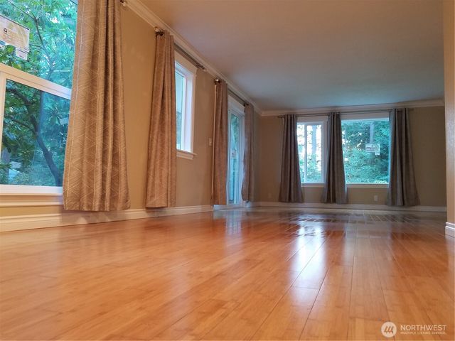 14025 61st Place W, Edmonds, WA 98026