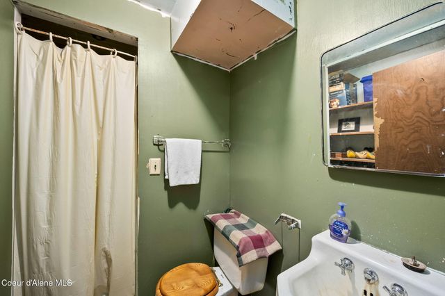 8827 W Carnie RD, Coeur D'alene, ID 83814