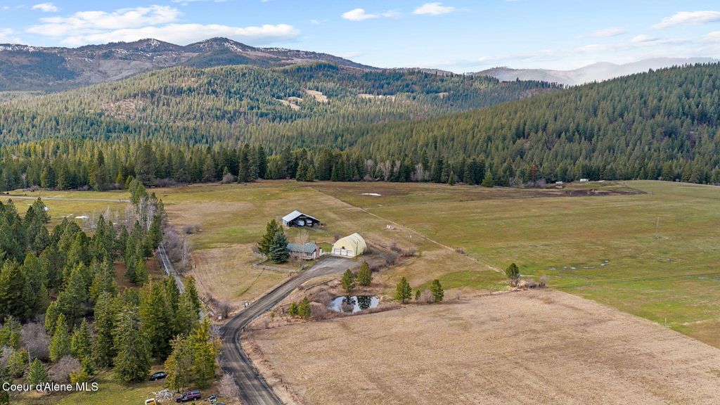8827 W Carnie RD, Coeur d'Alene, ID 83814 photo 2