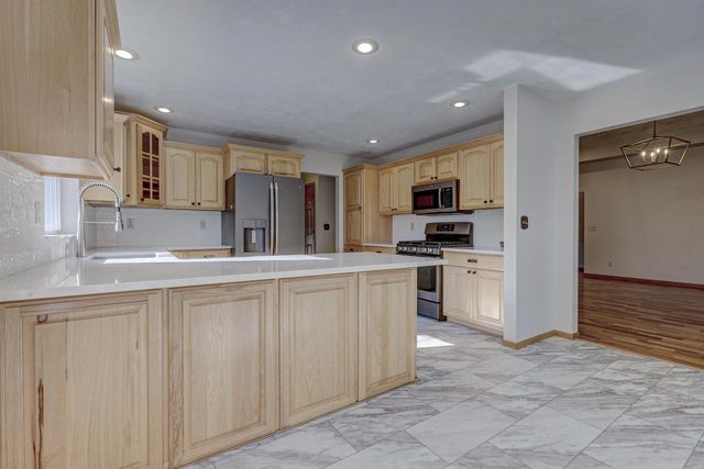 1547 FOXFIRE COURT, Waupaca, WI 54981