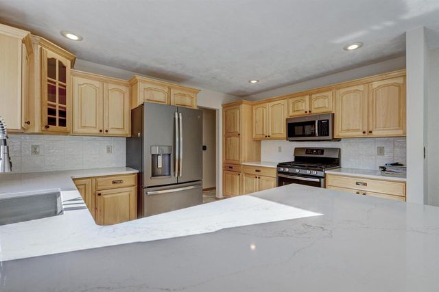 1547 FOXFIRE COURT, Waupaca, WI 54981