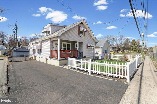 21 BUTTONWOOD DR, Ewing, NJ 08638
