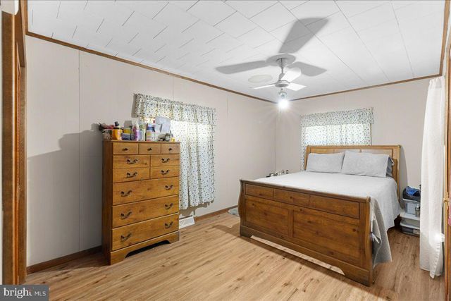 21 BUTTONWOOD DR, Ewing, NJ 08638