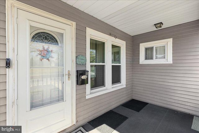 21 BUTTONWOOD DR, Ewing, NJ 08638