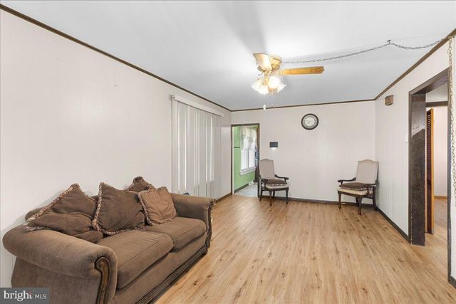 21 BUTTONWOOD DR, Ewing, NJ 08638