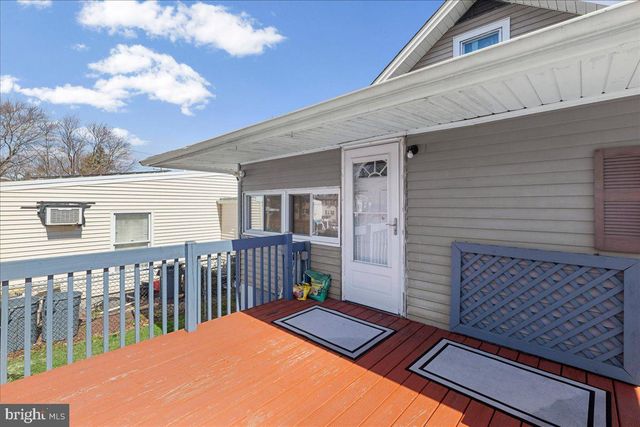 21 BUTTONWOOD DR, Ewing, NJ 08638