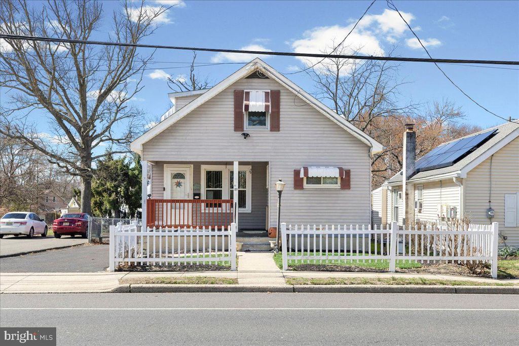 21 BUTTONWOOD DR, Ewing, NJ 08638