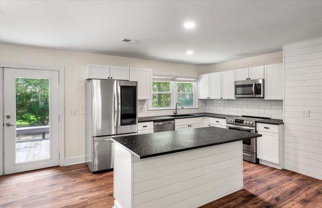 1842 Gippy Lane, Charleston, SC 29407