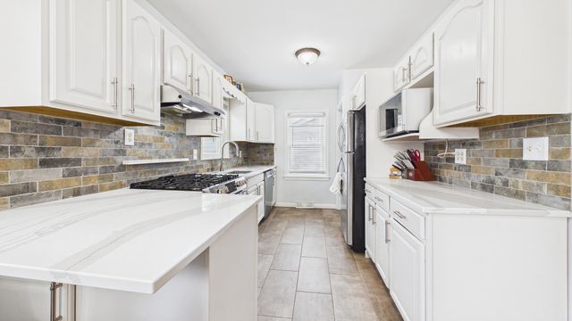 4440 Henry Street, Norton Shores City, MI 49441