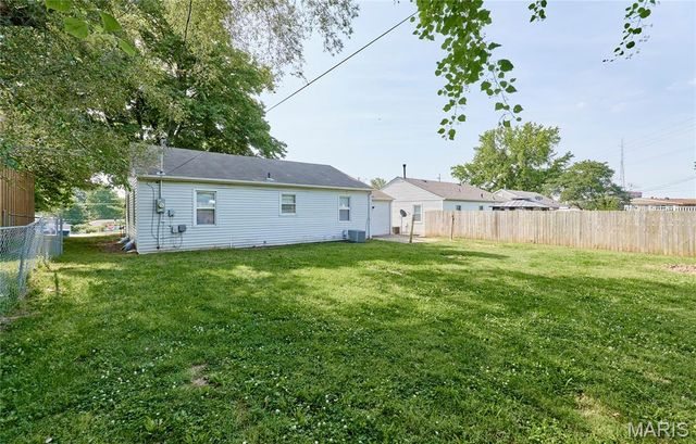 5 Ridgeview Court, St Charles, MO 63301