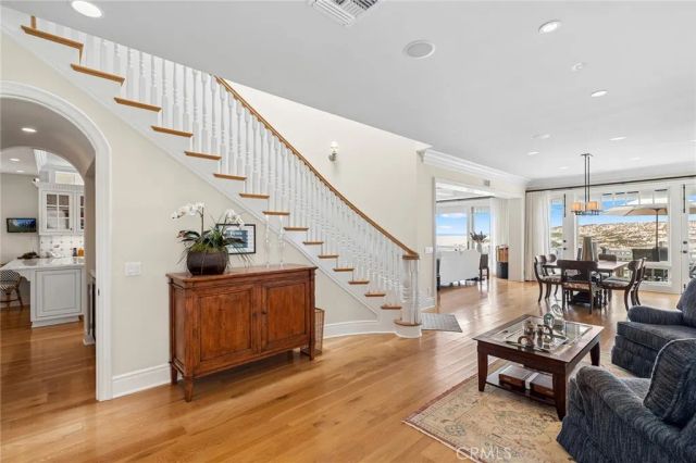 1550 E Oceanfront, Newport Beach, CA 92661