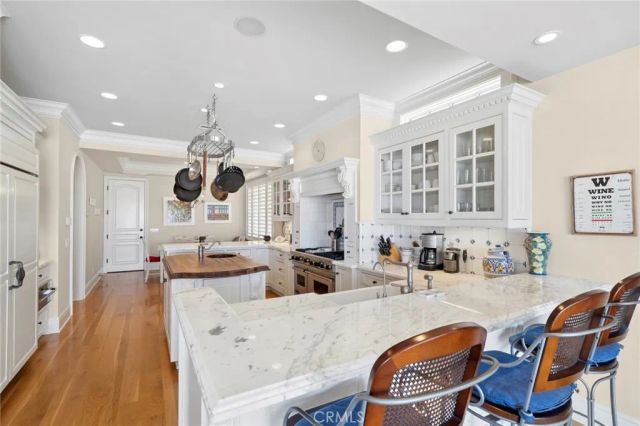 1550 E Oceanfront, Newport Beach, CA 92661