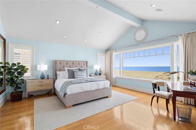 1550 E Oceanfront, Newport Beach, CA 92661