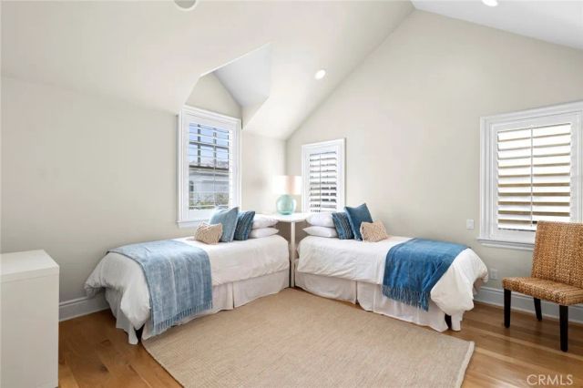 1550 E Oceanfront, Newport Beach, CA 92661