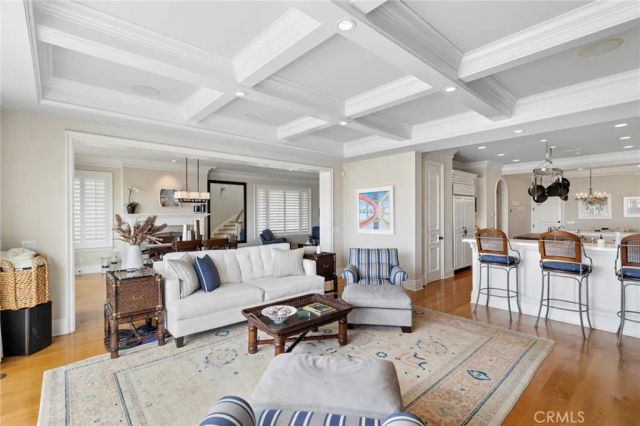 1550 E Oceanfront, Newport Beach, CA 92661