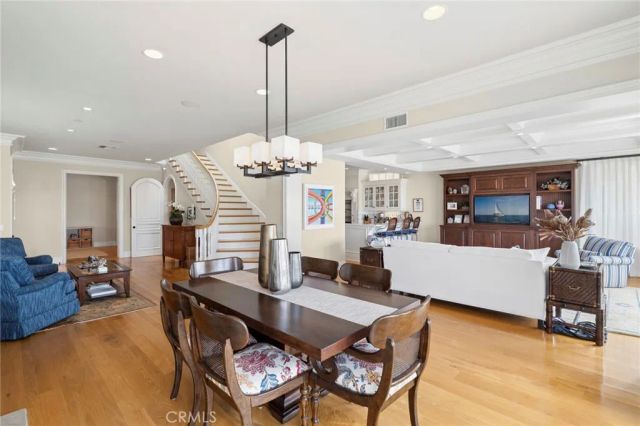 1550 E Oceanfront, Newport Beach, CA 92661