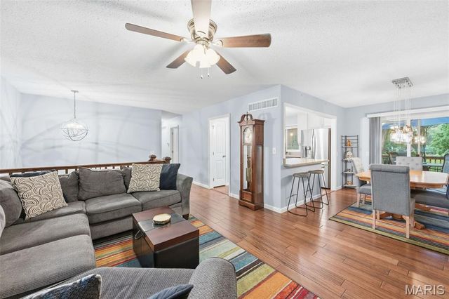 1117 Windyoak Drive, Ballwin, MO 63021
