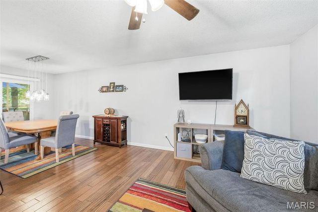 1117 Windyoak Drive, Ballwin, MO 63021