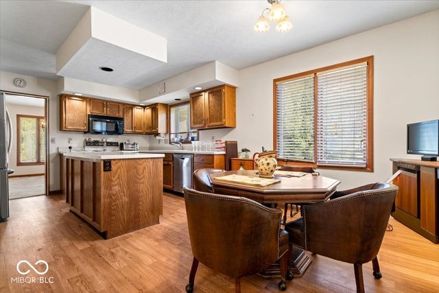 10114 Skippers Court, Indianapolis, IN 46256