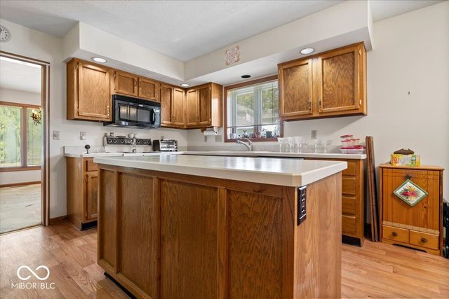 10114 Skippers Court, Indianapolis, IN 46256