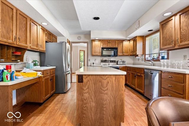 10114 Skippers Court, Indianapolis, IN 46256