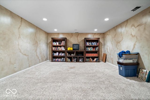 10114 Skippers Court, Indianapolis, IN 46256