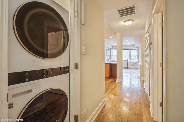 2417 N ridgeway 1, Chicago, IL 60647