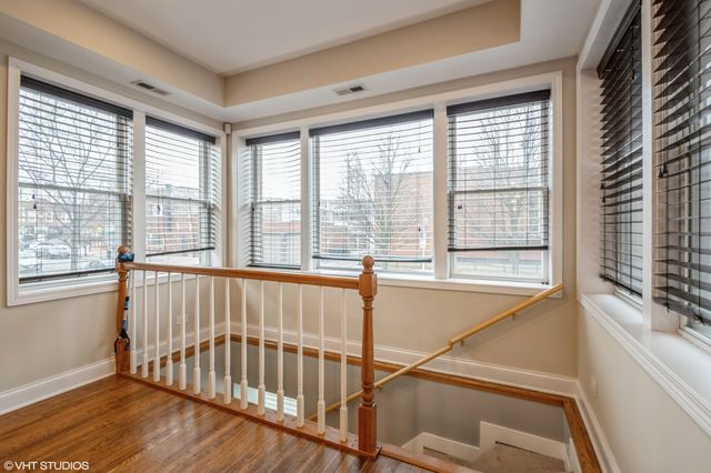 2417 N ridgeway 1, Chicago, IL 60647