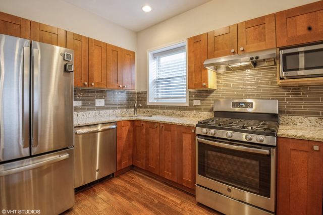2417 N ridgeway 1, Chicago, IL 60647