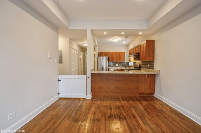 2417 N ridgeway 1, Chicago, IL 60647