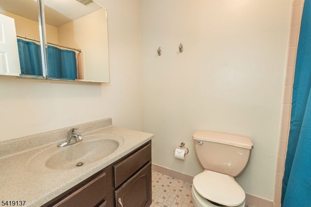 57 Edinborough Ct, Washington Twp., NJ 07840