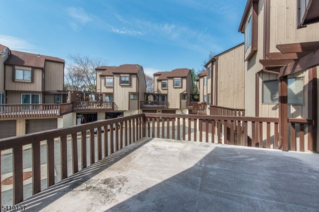 57 Edinborough Ct, Washington Twp., NJ 07840