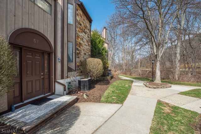 57 Edinborough Ct, Washington Twp., NJ 07840