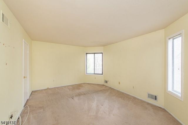 57 Edinborough Ct, Washington Twp., NJ 07840