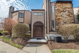 57 Edinborough Ct, Washington Twp., NJ 07840