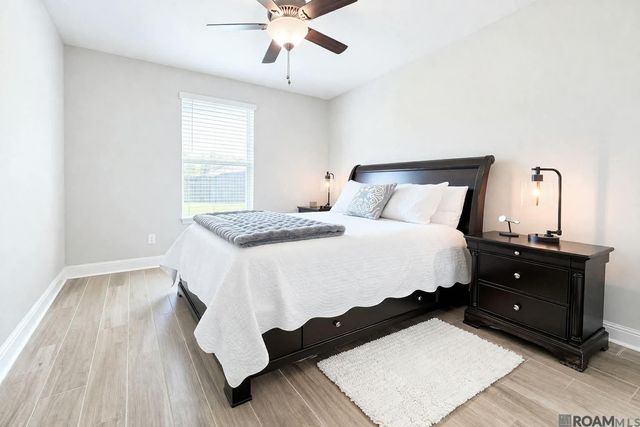 9994 Stratford Dr, Denham Springs, LA 70726