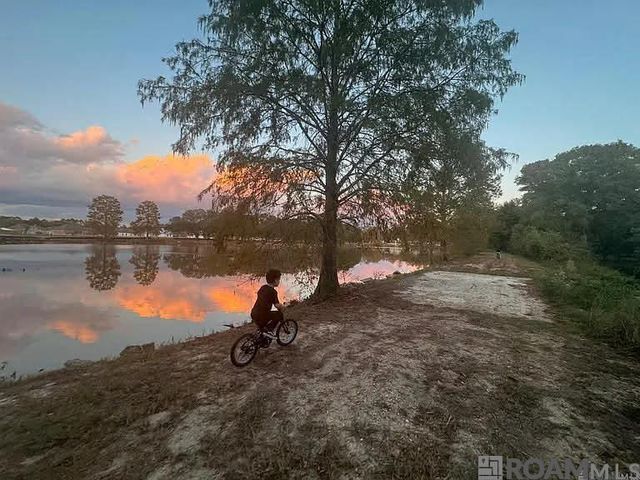 9994 Stratford Dr, Denham Springs, LA 70726