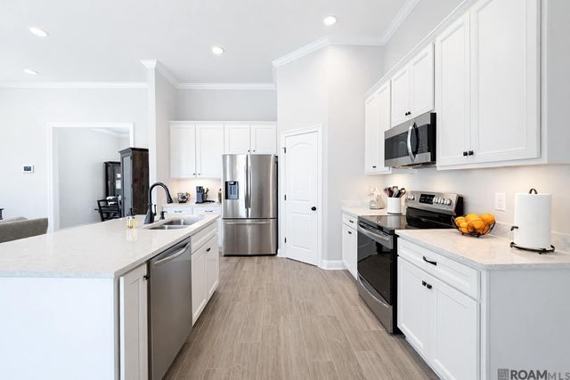 9994 Stratford Dr, Denham Springs, LA 70726